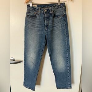 EUC LEVI’S 501 Original Cropped Size 27